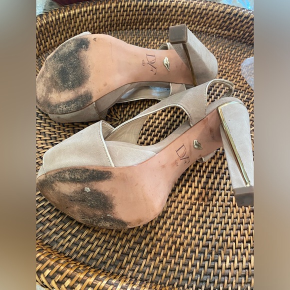 Diane Von Furstenberg gold & suede slingback heel size 10 - Picture 5 of 9
